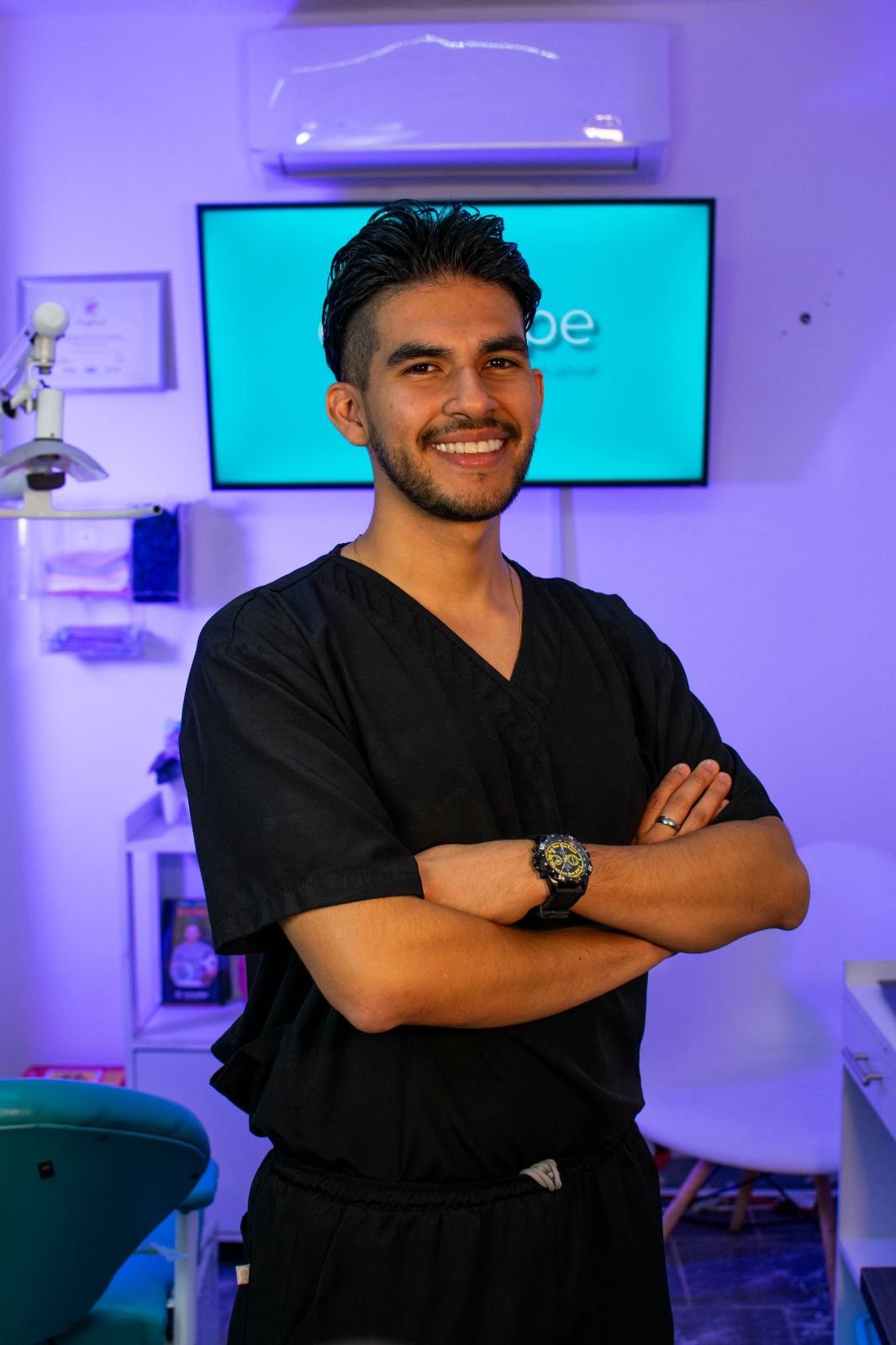 Dr. Gabriel González